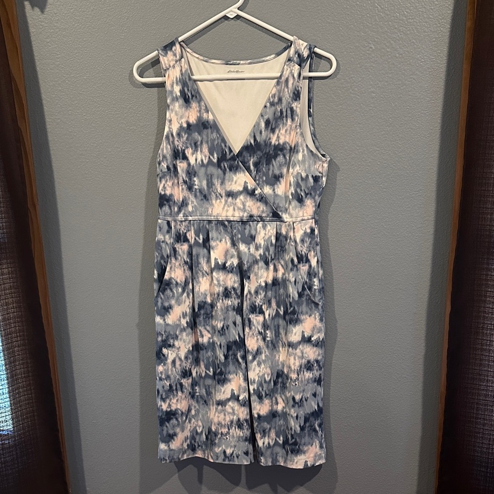 Eddie Bauer Sleeveless Blue and White Midi Dress with Pockets